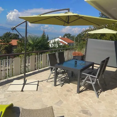 Martina Apartment Njivice