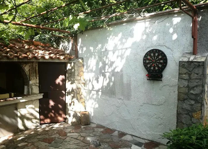 Martina 公寓 奈维斯